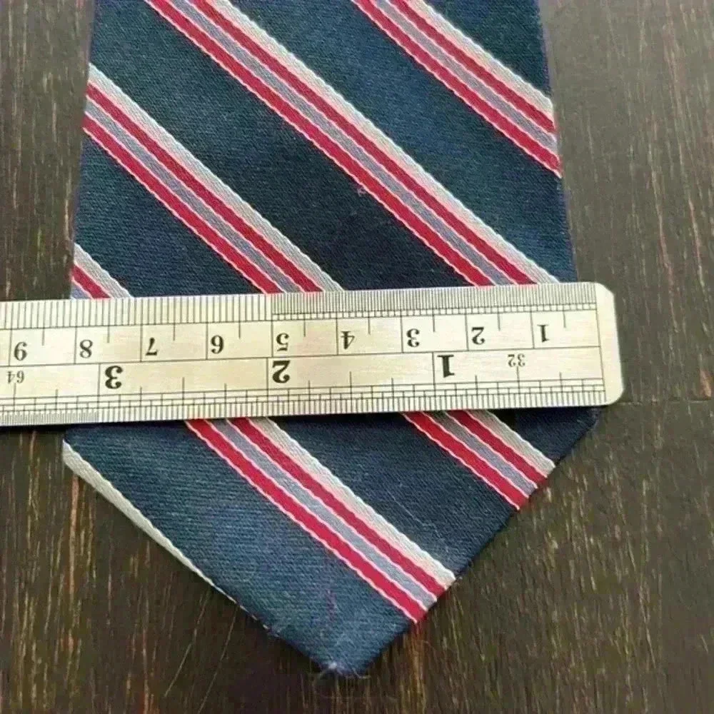 Par Excellence tie‎